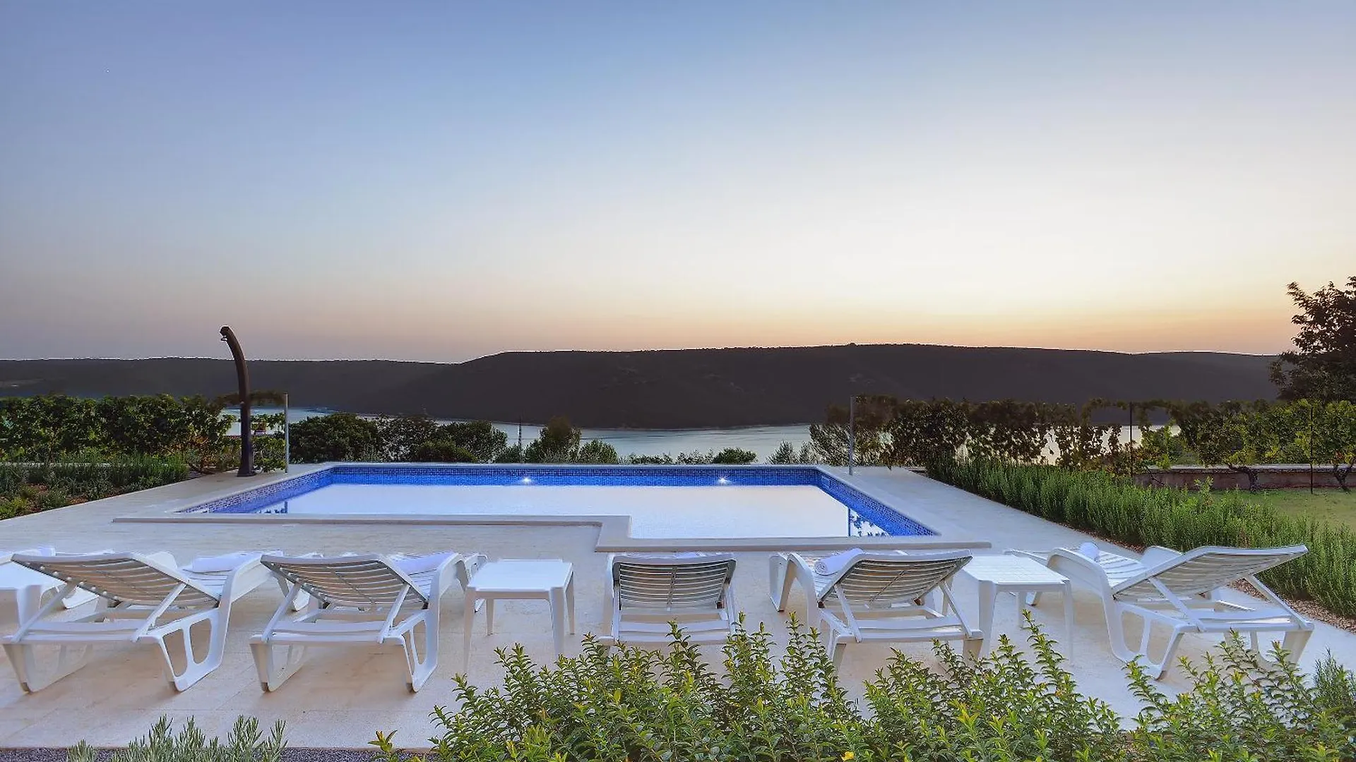 Villa Mytilus, A Beautiful Villa With A Fantastic Sea View Trgetari Holiday home