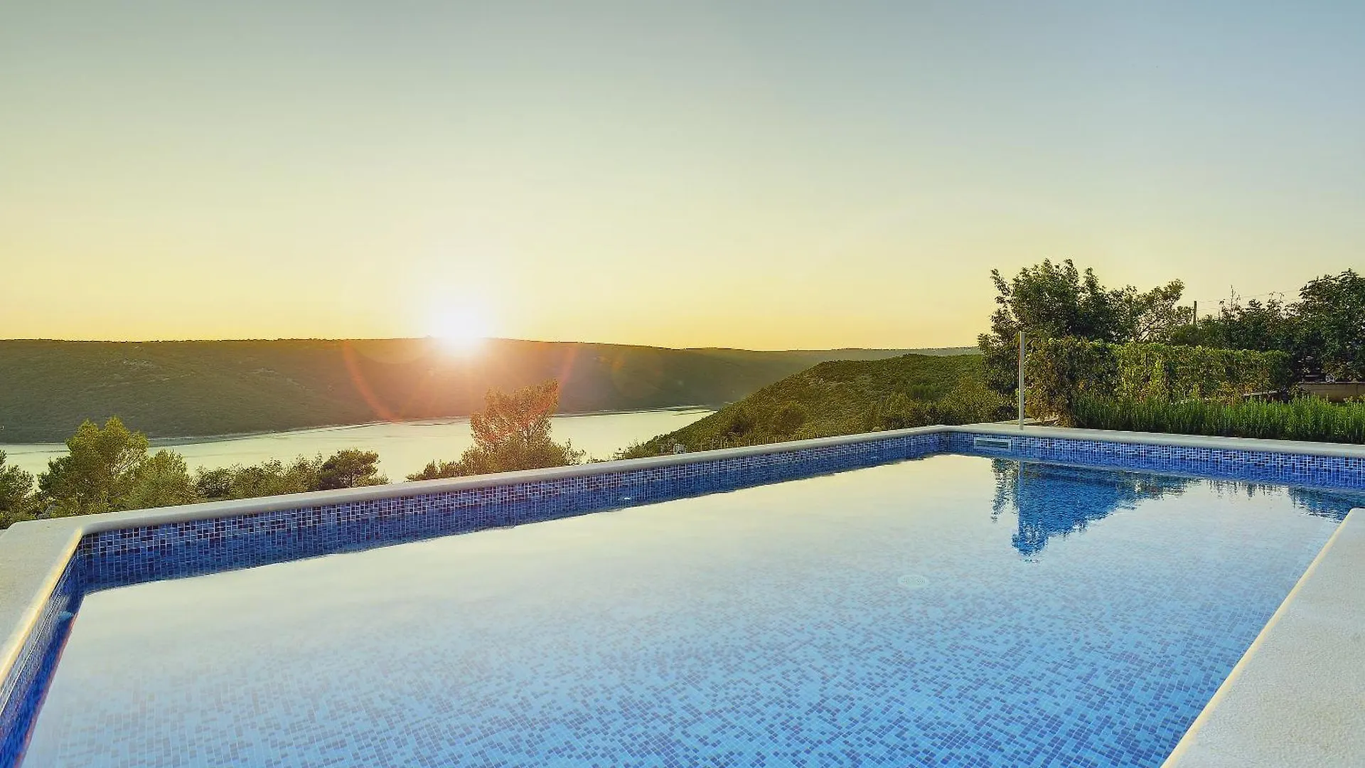 Villa Mytilus, A Beautiful Villa With A Fantastic Sea View Trgetari Croatia